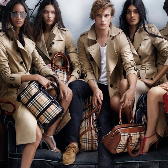  精选 Burberry 巴宝莉男女时尚服饰、风衣、围巾、美包、太阳镜等全场8.5折！