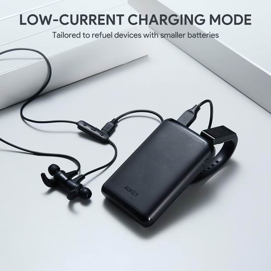  手慢无！历史新低！Aukey 10000mAh 双口快速充电宝 17.49加元限量特卖！支持低电流充电模式！