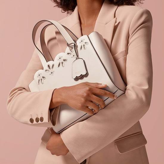  Kate Spade 惊喜大促！精选手袋、钱包、首饰、服饰等2.4折起清仓+额外9折！内附单品推荐！