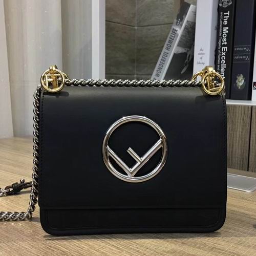  精选 Fendi 双肩包、链条包、腰包 6折起优惠！入Kan I系列美包！封面款 1691加元！
