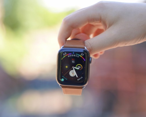  Apple Watch Series 3/4 智能手表 最高立减70加元！298.98加元入智能手表！