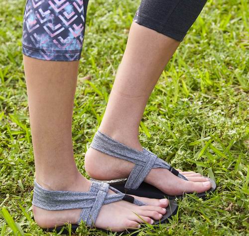  Skechers Meditation女士凉鞋 19.99加元（多色可选），原价 24.99加元