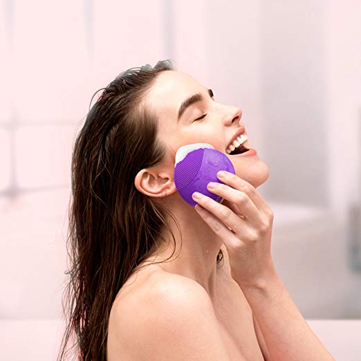  FOREO Luna 露娜迷你净透洁面仪 82.45加元（2色），原价 119加元，包邮