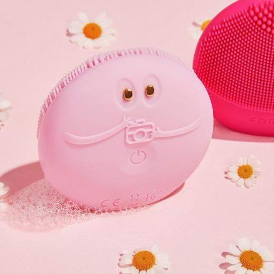  FOREO Luna Fofo 超萌小眼睛 智能洗脸刷 64.5加元（原价 129加元）+满送Marc Jacobs 及Prada香水样品！3色可选！