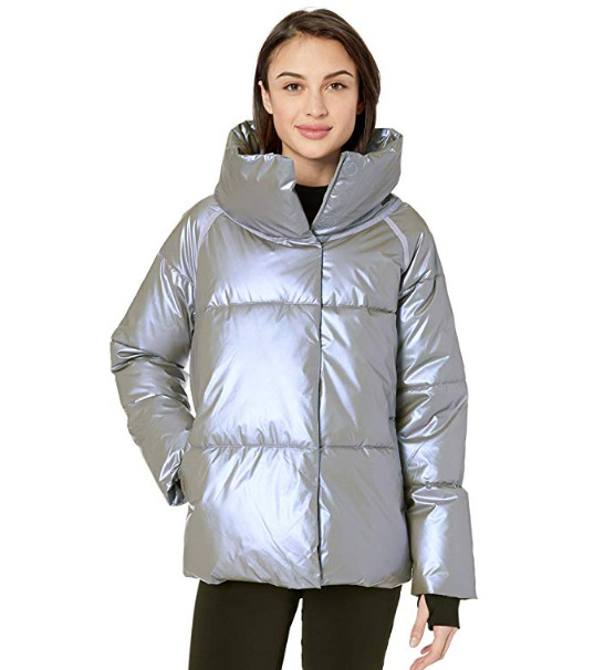  Calvin Klein Puffer 女士羽绒服 47.04加元（S），原价 383.87加元，包邮