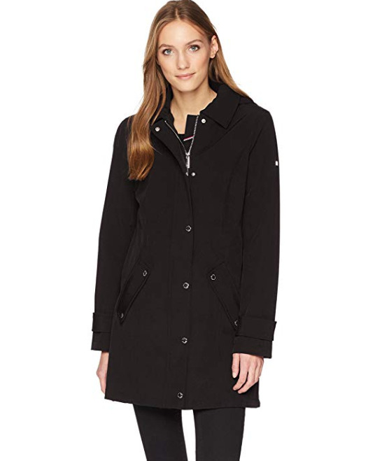  Tommy Hilfiger 女士雨衣夹克 46.06加元（xs），原价 124.74加元，包邮