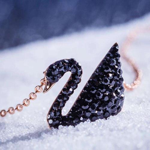  Swarovski 施华洛世奇 全场精美首饰7折起+额外7.5折，折后低至5.2折！入羽毛、黑天鹅、星月系列！