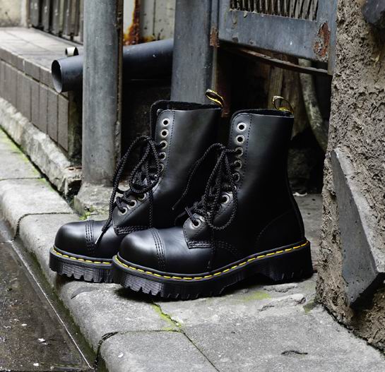  Dr. Martens 8761 BxB 10眼 中性马丁靴 134.75加元，原价 214加元，包邮