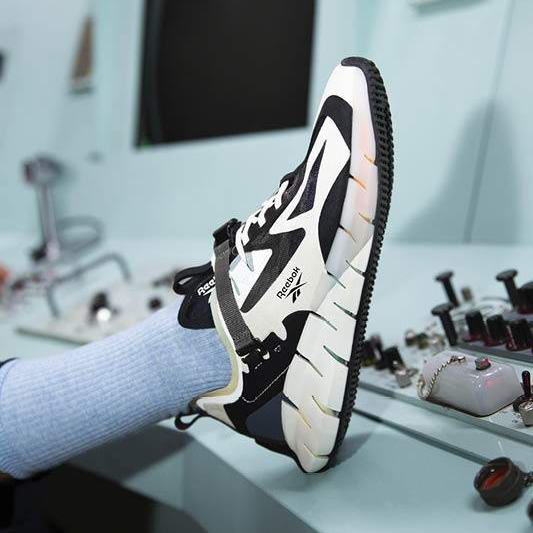  Reebok节礼周大促！破门抢购区2.5折起，Outlet区3.5折起+额外4折，新品全部5折！内附单品推荐！