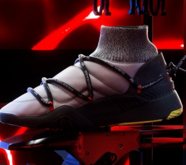  Alexander Wang x adidas 三款鞋型六款配色售价 250加元、防寒服500加元、TEE 90加元