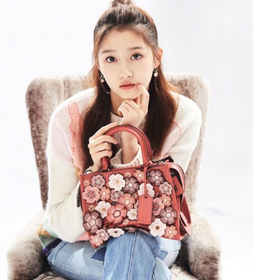  Coach精选数百款美包、美鞋、饰品、围巾、美衣 4折起，抢关晓彤同款！