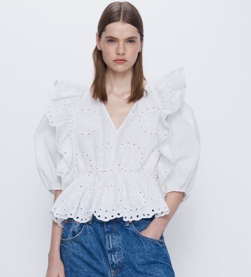  Zara 2020春季新款服饰 5折起+包邮：珍珠半身裙 粉色 25加元、 米老鼠卫衣19加元、衬衣30加元、西装29加元