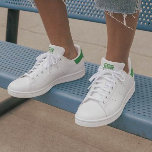  adidas 折扣区儿童服饰、运动鞋 4.5折起+额外7折，绿尾小白鞋59.5加元