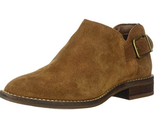  Clarks 女士 Camzin Pull 短靴 51.14加元（2款可选），原价 100.08加元