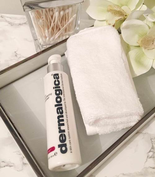  Dermalogica  Age Smart 紧致焕肤洁面乳150毫升  44加元，原价 52.4加元，包邮