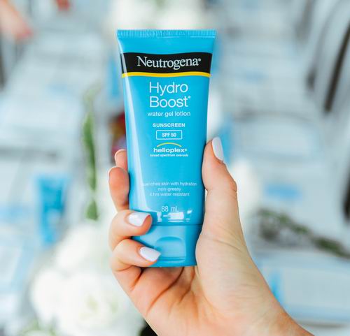  Neutrogena 水凝胶乳液防晒霜SPF 50  88毫升 10.93加元（会员价 8.42加元 ），原价 12.95加元