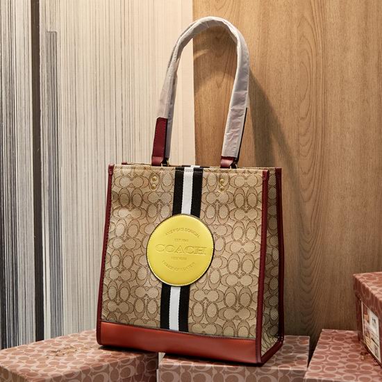  新品上架！Coach Outlet 精选City Safari 系列单肩包、酒神包、相机包、背包、钱包3折起！