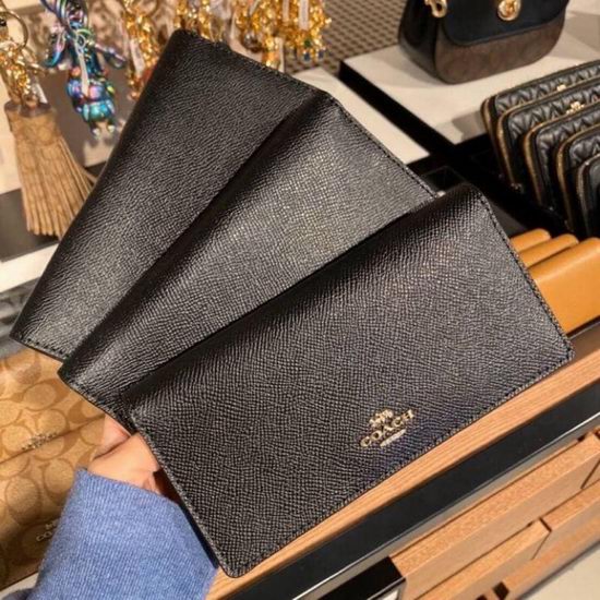  Coach Outlet黑五预售：精选大量时尚钱包、卡包全部3折清仓，封面款29.4美元包邮！