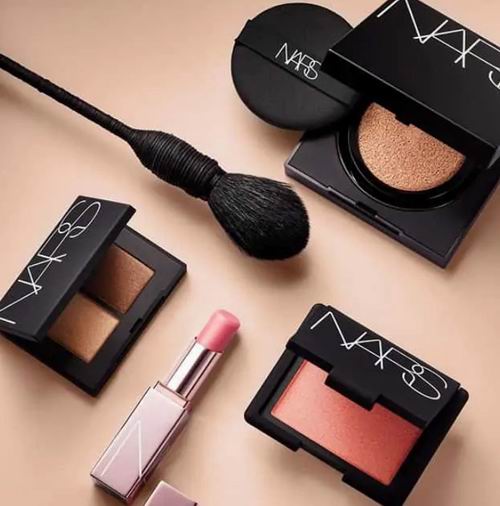  Nars 美妆品全场8折+折扣区 7折，入妆前乳、素颜霜、口红、腮红