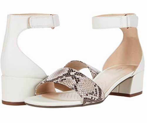  Clarks Caroleigh 女士粗跟凉鞋 43.14加元（码全），原价 110加元，包邮