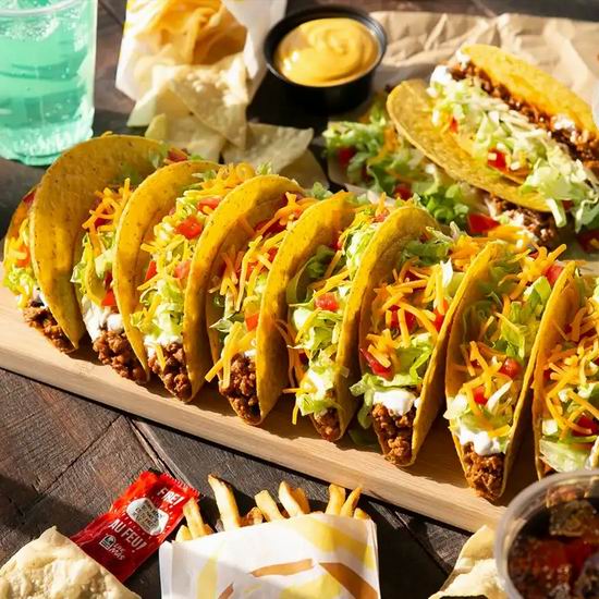  Taco Bell 塔可贝尔 明天（8月11日） 免费赠送墨西哥牛肉玉米卷饼！