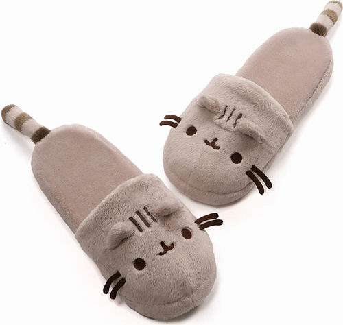  Gund Pusheen 拖鞋 7.5折 31.52加元，原价 42加元