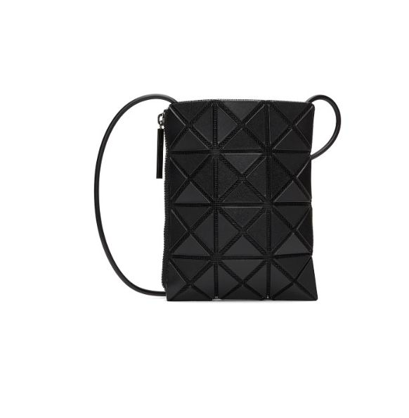  Bao Bao Issey Miyake 迷你斜挎包 372加元，原价 630加元，包邮
