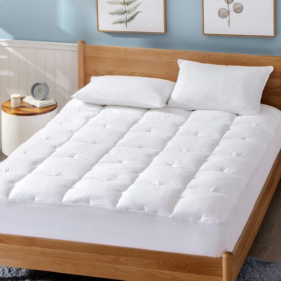  Bedsure 超柔软 防过敏 仿羽绒 King床垫Topper  52.99加元（原价 71.99加元）