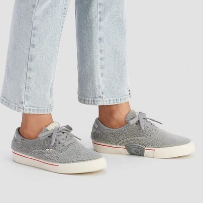白菜价！Coach Outlet精选男女时尚休闲鞋、运动鞋、凉鞋、长短靴等2.4折起+包邮！凉鞋.5、老花拖鞋、运动鞋.5、粗跟乐福鞋.5、大黄靴2.5！