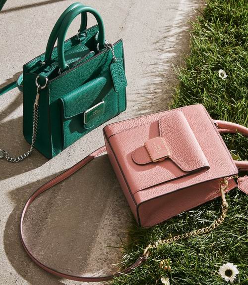  Coach Mini Pepper 小方包/斜挎包 98.4加元（原价 328加元）