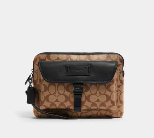  Coach Ranger Pouch老花邮差包 89.4加元（原价 298加元）