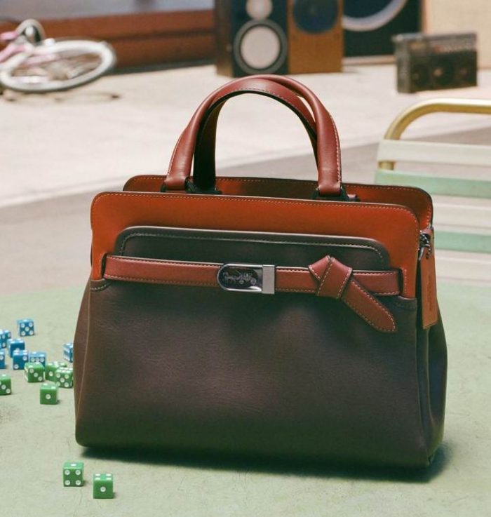  Coach Tate Carryall 29拼色手提包/斜挎包 260加元（原价 650加元）