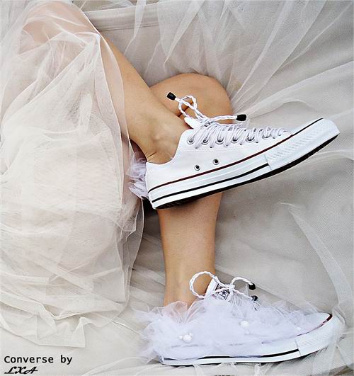  精选Converse、Vans、Crocs等凉鞋、休闲鞋 3.3折起+满50加元立减10加元