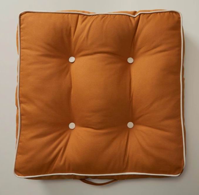网红品牌！OUI 簇绒休闲地板枕头 55.5加元（原价 79.5加元）！