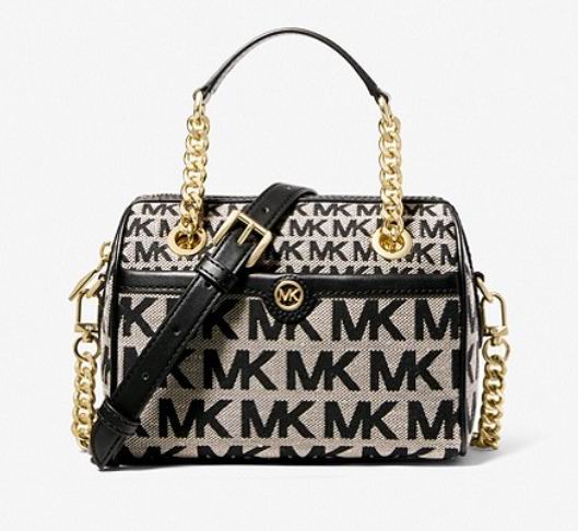  MICHAEL KORS Blaire 超小号Logo提花枕头包 171.75加元（原价 378加元）