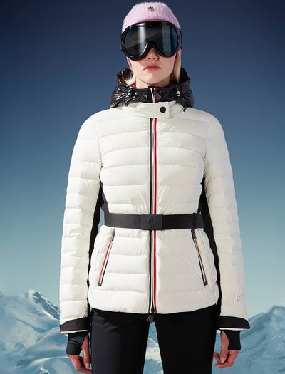  Moncler 蒙口羽绒服定价优势+额外8折，折后低至5折！绒背心 927.56加元、爆款Parana 羽绒服 2077加元、爆款Maire 拉链羽绒服 1770加元