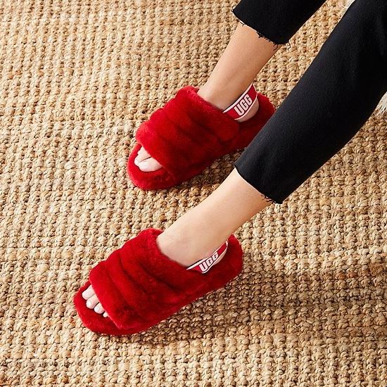  UGG W Fluff Yeah 网红毛绒拖鞋4.7折 58.99加元包邮！
