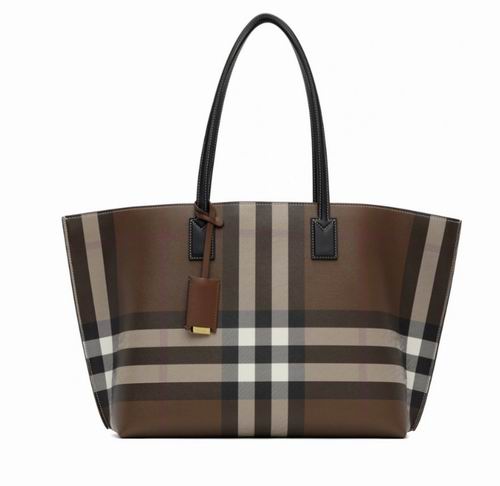  BURBERRY 格子托特包 1315加元（官网价 2250加元）