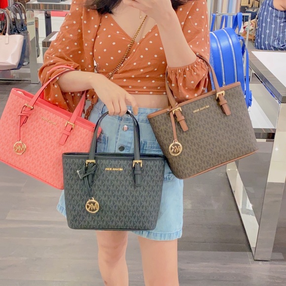  Michael Kors Jet Set 小号Logo拉链托特包2.2折 99加元（原价 598加元）！多色可选！