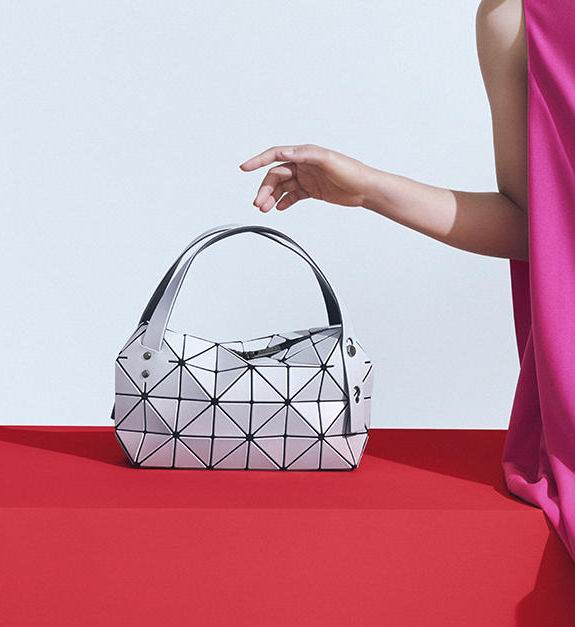  Bao Bao Issey Miyake  Boston 几何拼接手提包 761加元（原价 895加元）