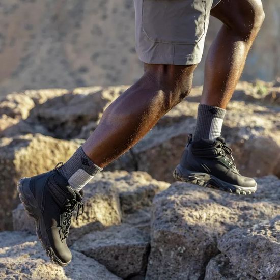  Columbia Newton Ridge Plus II 男式防水皮革徒步登山靴 79.2加元起（原价 170加元）