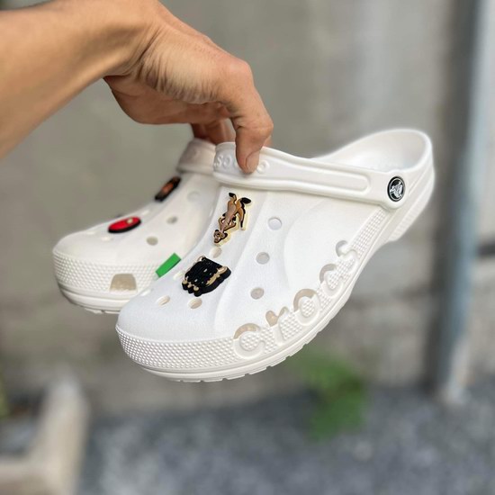  抢！Crocs卡洛驰闪购，精选洞洞鞋、暖绒鞋、凉拖鞋任购2双，全场30加元！最高3.1折！