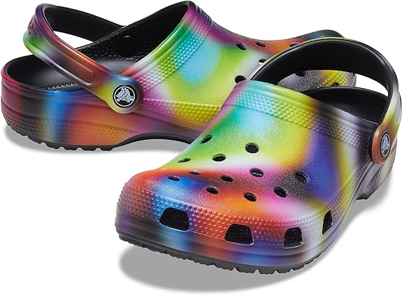  Crocs 男女均可 扎染洞洞鞋 24.37加元（原价 74.99加元）