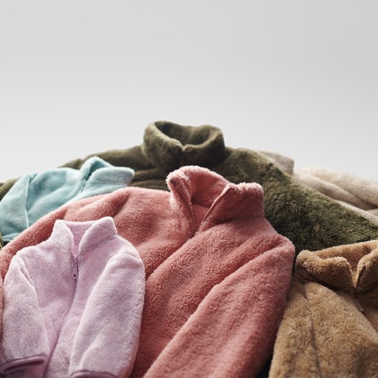  Uniqlo 优衣库官网闪购，精选秋冬新款服饰4折起！卫衣$19.9、抓绒夹克$29.9、羽绒服$79.9！
