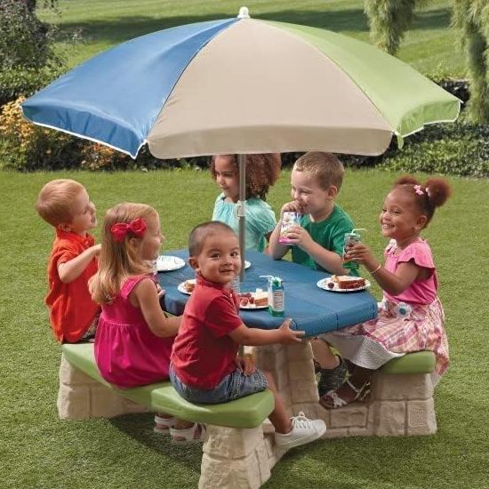  历史新低！Step2 6人座 带遮阳伞 儿童庭院餐桌椅套装5.8折 109.98加元包邮！