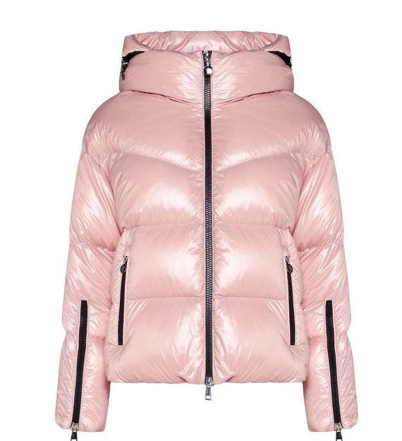  Moncler Logo 女式粉色羽绒服7.5折 1596加元（原价 2128加元）！黑色款 1702.48加元