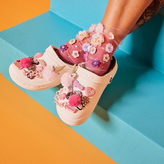  Bug价上新！Crocs卡洛驰洞洞鞋、暖绒鞋、凉拖鞋4折起+额外6.4折！抢暖绒鞋$24.95、经典版洞洞鞋$23.03！