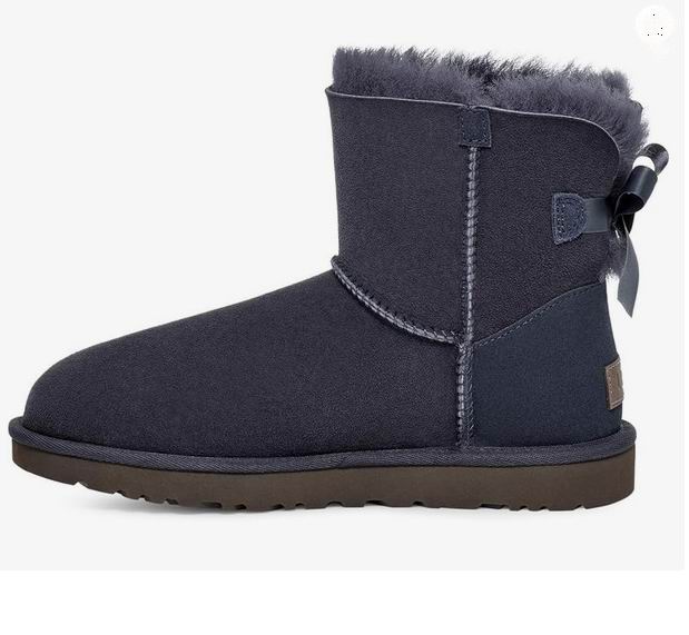  UGG 女式迷你BAILEY蝴蝶结雪地靴 149.28加元（原价 215加元，5码）