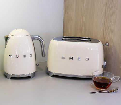  Smeg 2片复古烤面包机 195.99加元（thebay原价 359.99加元）！3色可选