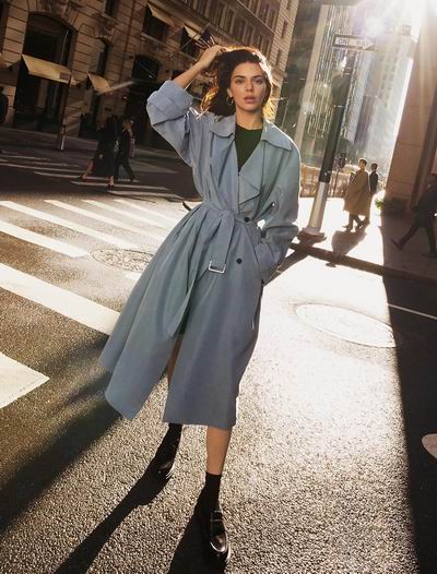  Calvin Klein精选男女时尚服饰、内衣、围巾等3折起+额外8折！T恤3件套19.52加元（原价61加元）、无衬里文胸 13.76加元 （原价 43加元）、牛仔短裤 29.44加元（原价 92加元）
